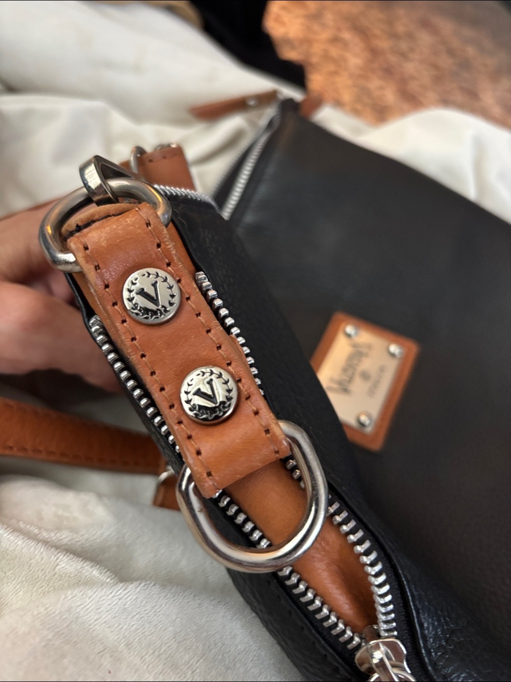 ⭐️VALENTINA⭐️ Black 🖤 Tan Pebbled Leather Shoulder Bag - Picture 6 of 10